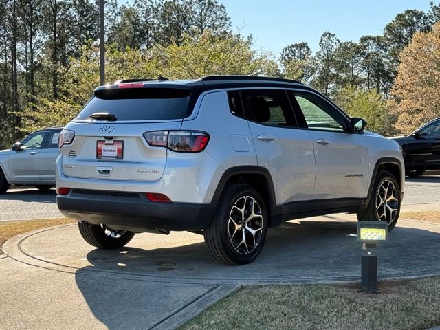 Used 2025 Jeep Compass Limited image 7