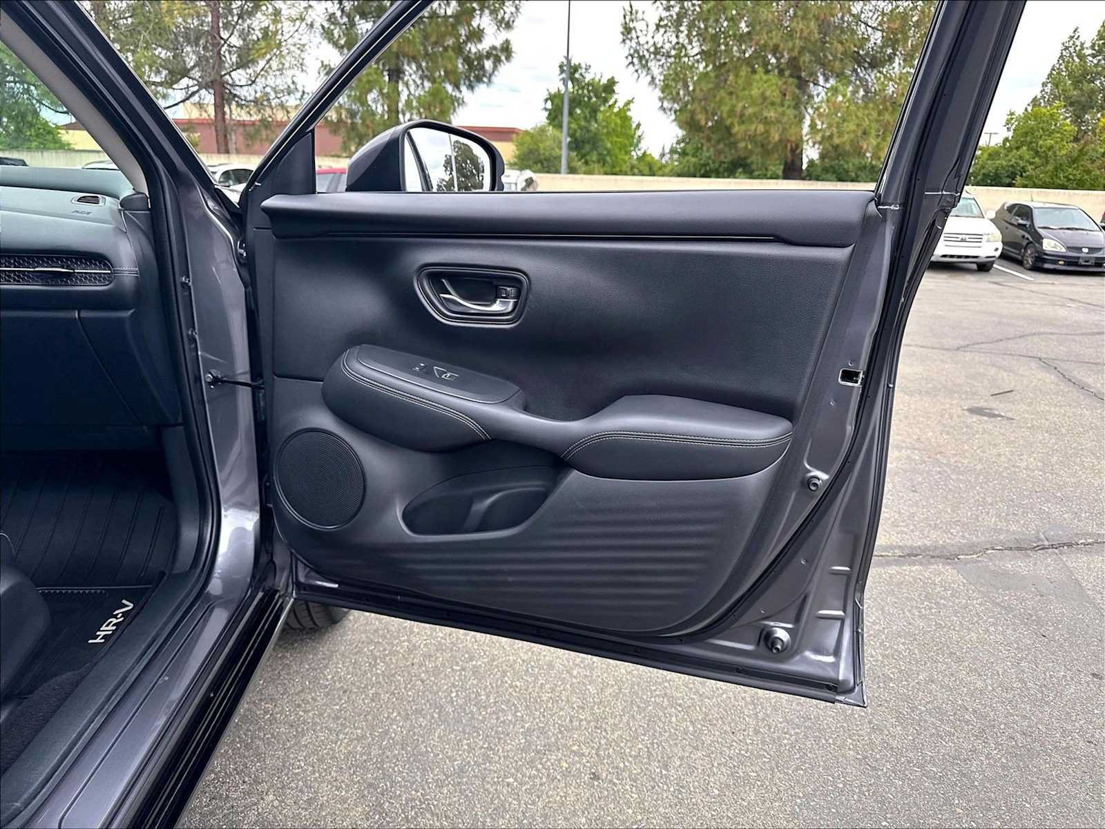 Used 2023 Honda HR-V EX-L image 26
