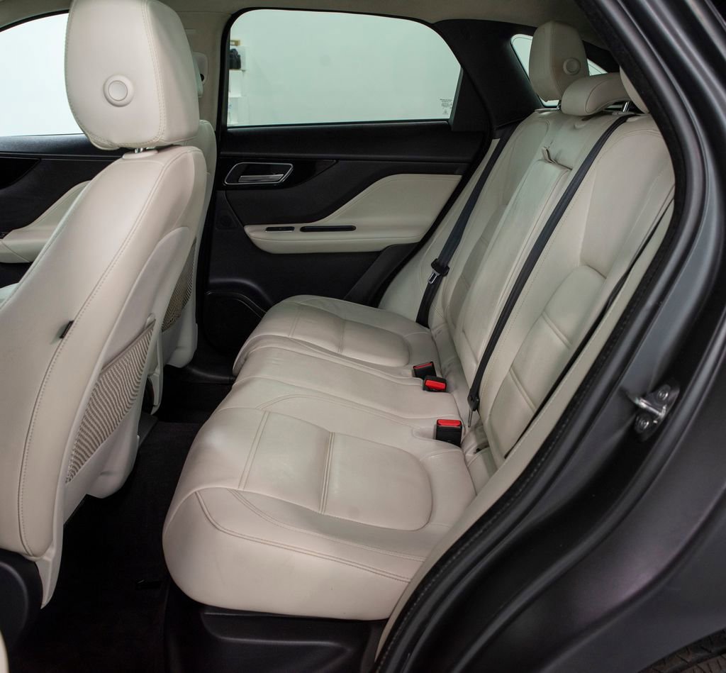 Used 2020 Jaguar F-PACE Prestige image 12