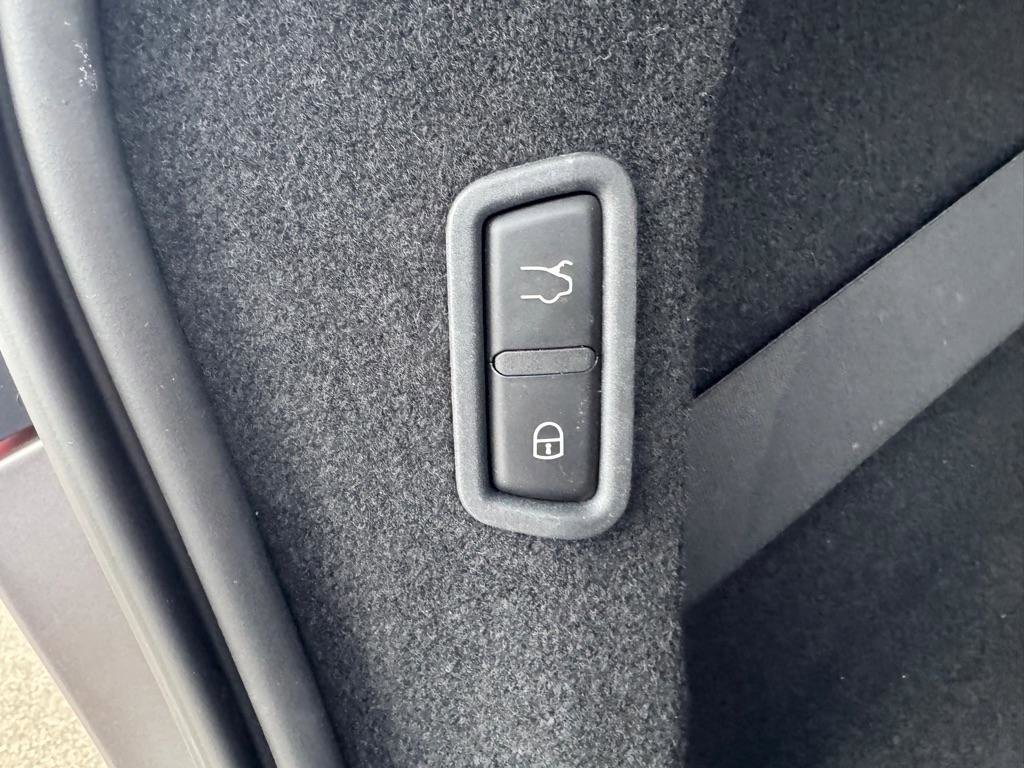 Used 2019 Maserati Levante image 27