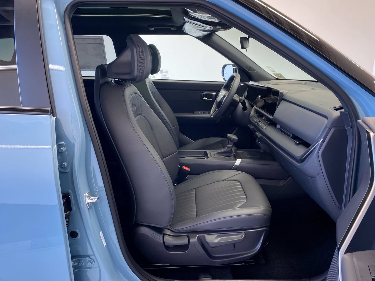 New 2027 Kia Seltos X-Line S w/ X-Line S Premium Package AWD/4WD image 29