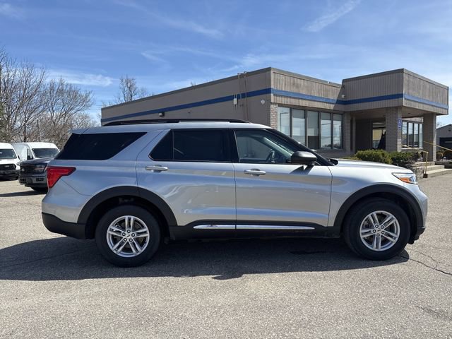 Certified 2023 Ford Explorer XLT w/ Equipment Group 202A image 4