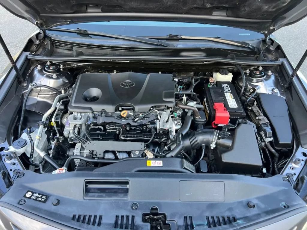Used 2018 Toyota Camry XSE FWD image 29