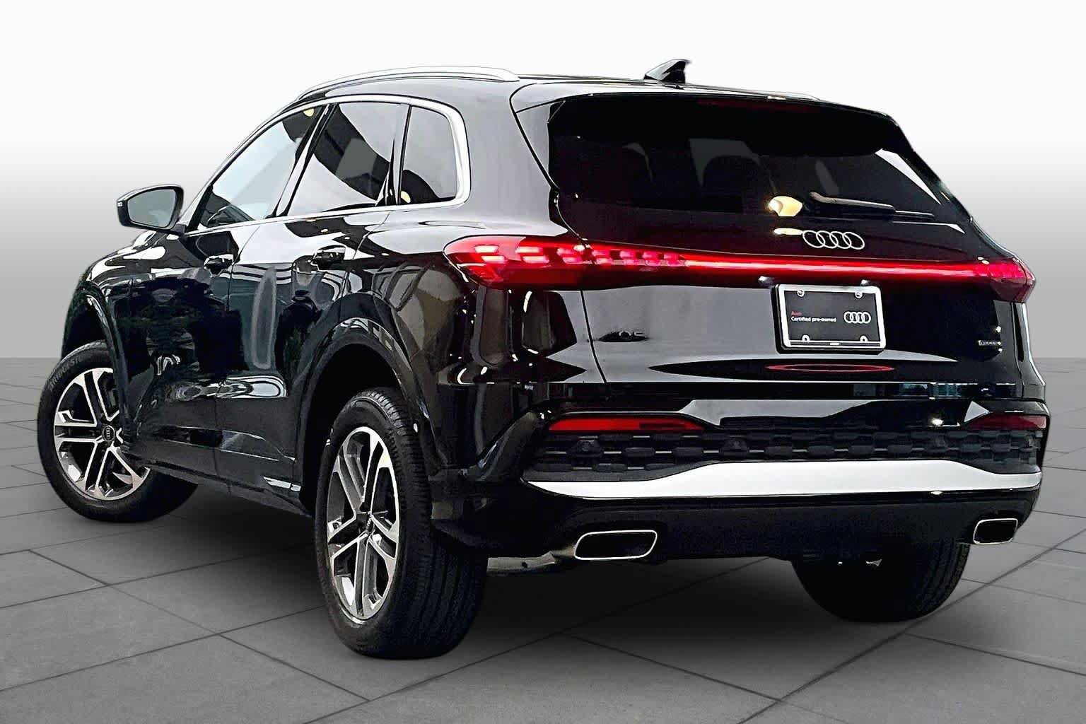 Certified 2025 Audi Q5 Premium AWD/4WD image 12