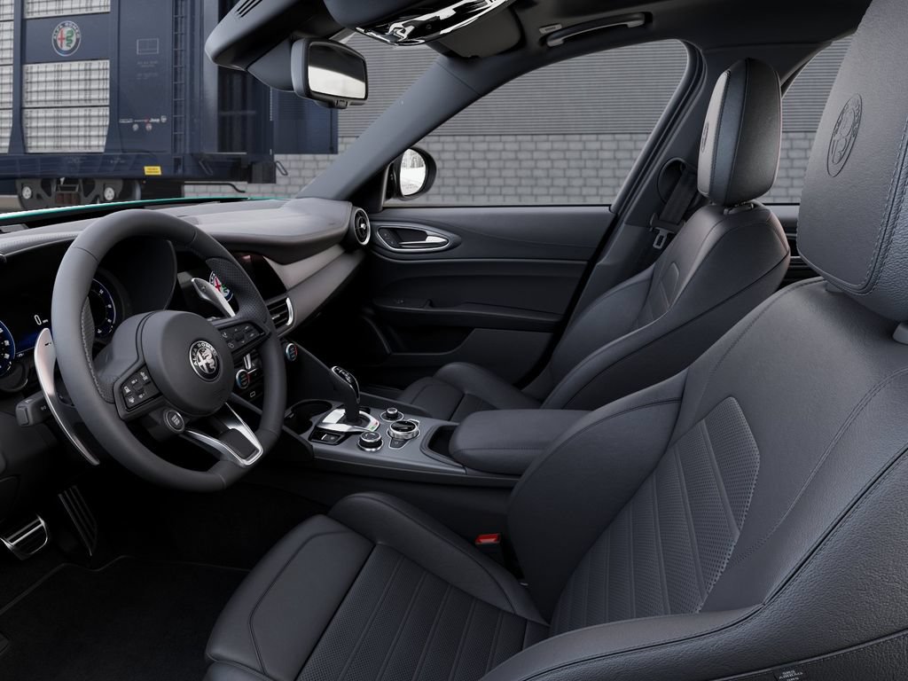 New 2025 Alfa Romeo Giulia w/ Veloce Package Rwd image 23