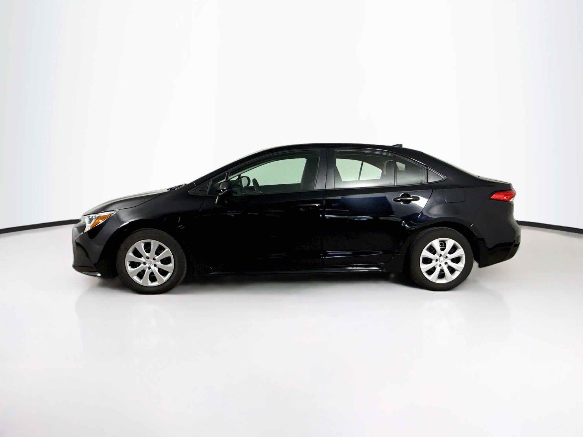 Used 2024 Toyota Corolla LE FWD image 7