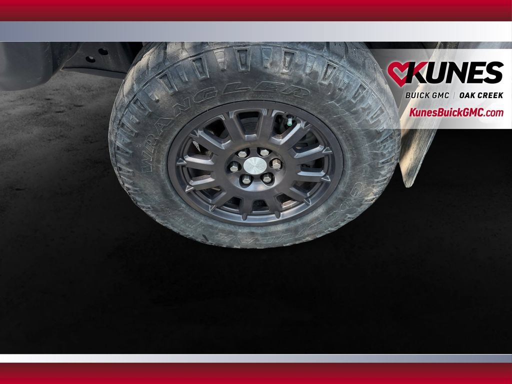 Used 2022 Chevrolet Colorado ZR2 w/ Colorado ZR2 Bison Edition AWD/4WD image 13
