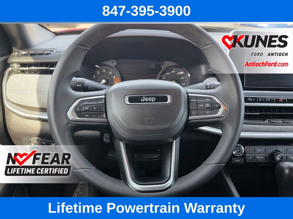 Used 2025 Jeep Compass Latitude image 35