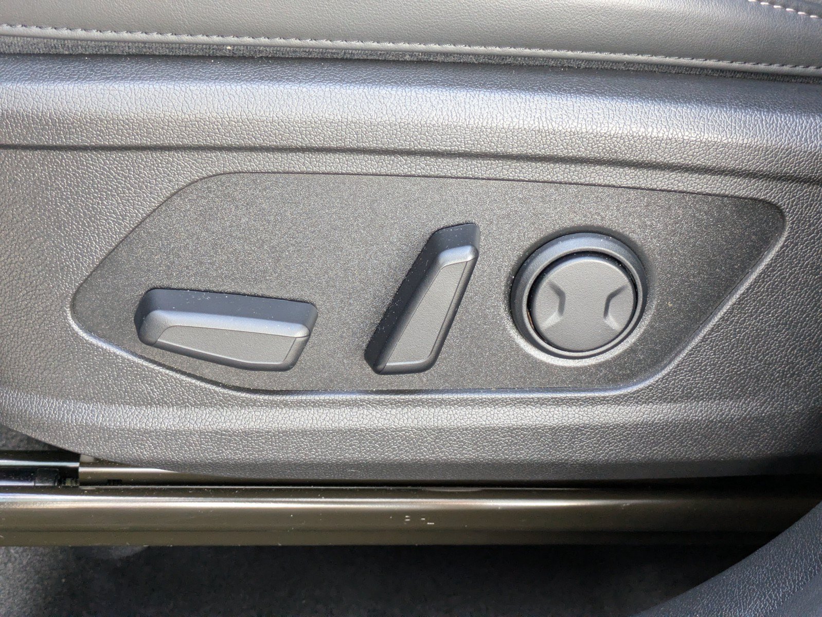 Certified 2023 Kia Sorento S w/ Panoramic Sunroof Package FWD image 17