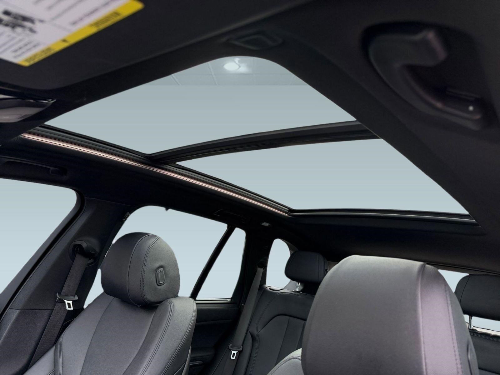 Used 2022 BMW X5 xDrive40i w/ Premium Package image 16