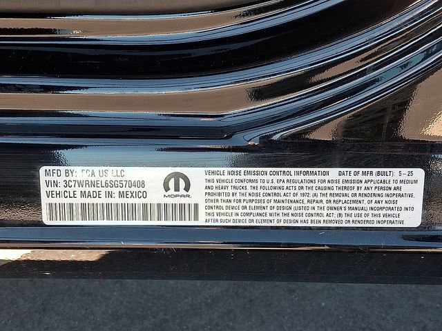 Used 2025 RAM 5500 4x4 Crew Cab image 27