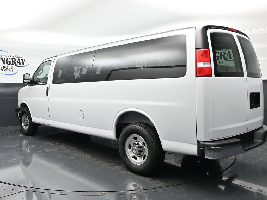 Used 2025 Chevrolet Express 3500 LT w/ LT Preferred Equipment Group RWD image 5