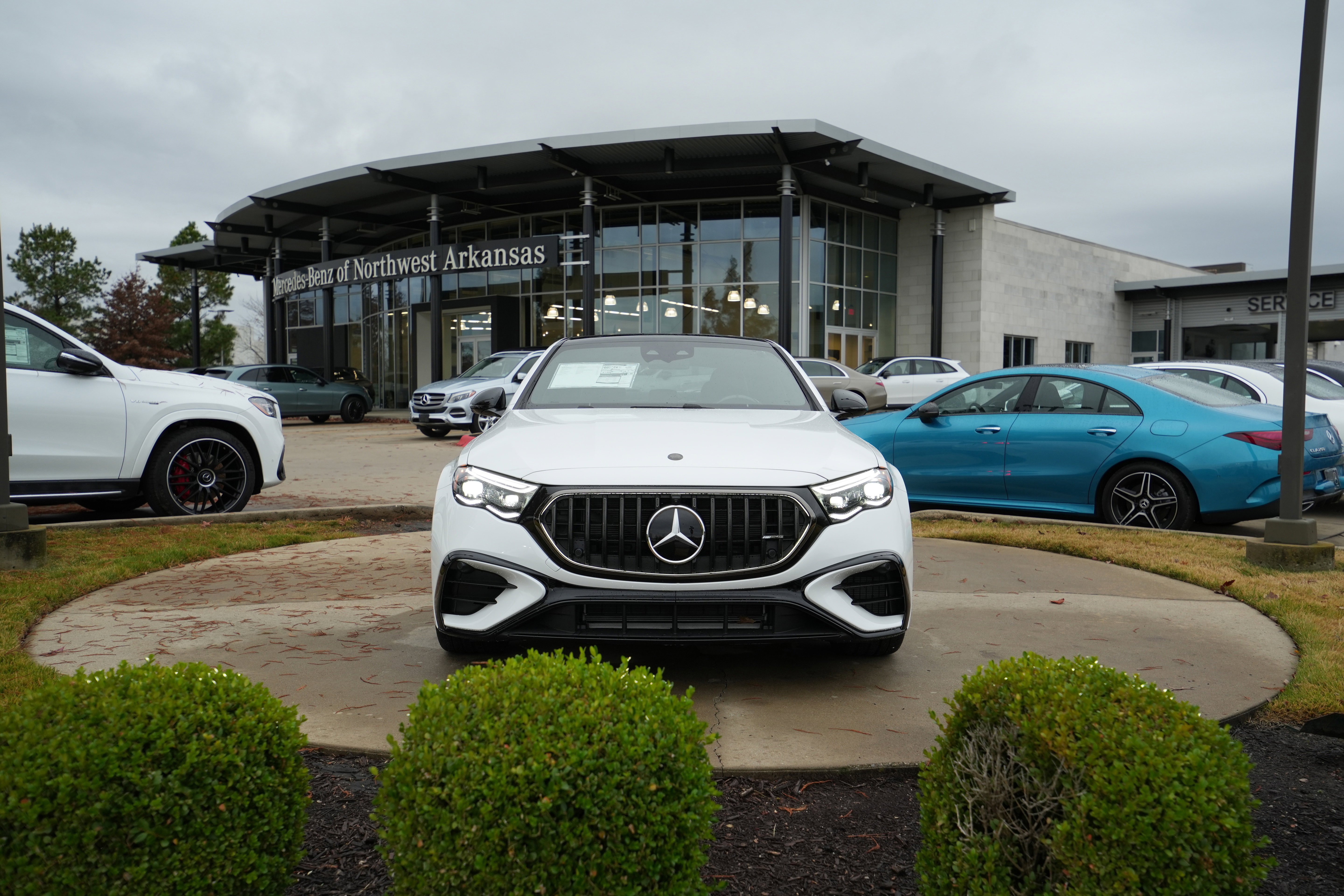New 2026 Mercedes-Benz E 53 AMG e 4MATIC Sedan image 2