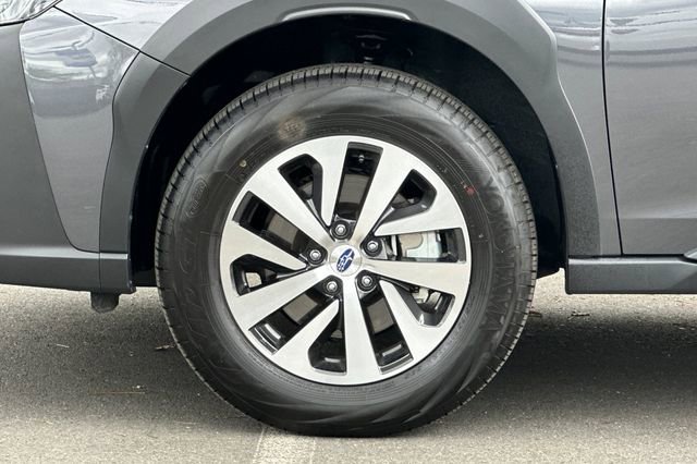Used 2025 Subaru Outback Premium image 32