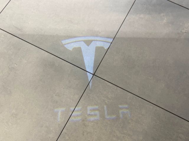 Used 2023 Tesla Model Y Performance AWD/4WD image 19