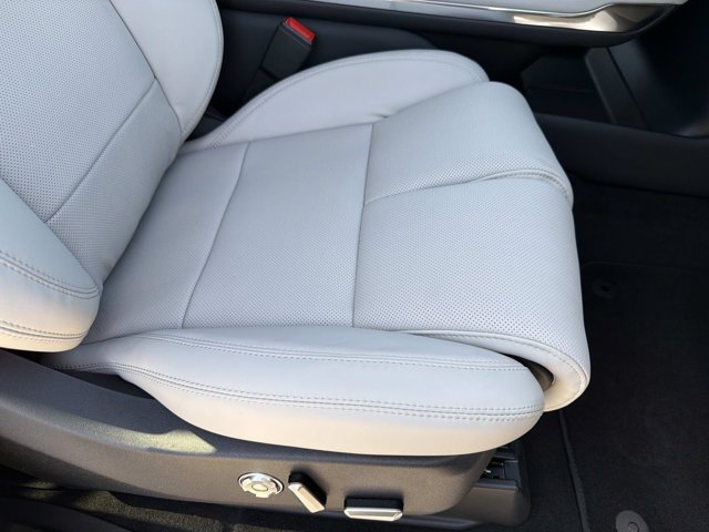 New 2026 Lincoln Navigator L Reserve AWD/4WD image 17