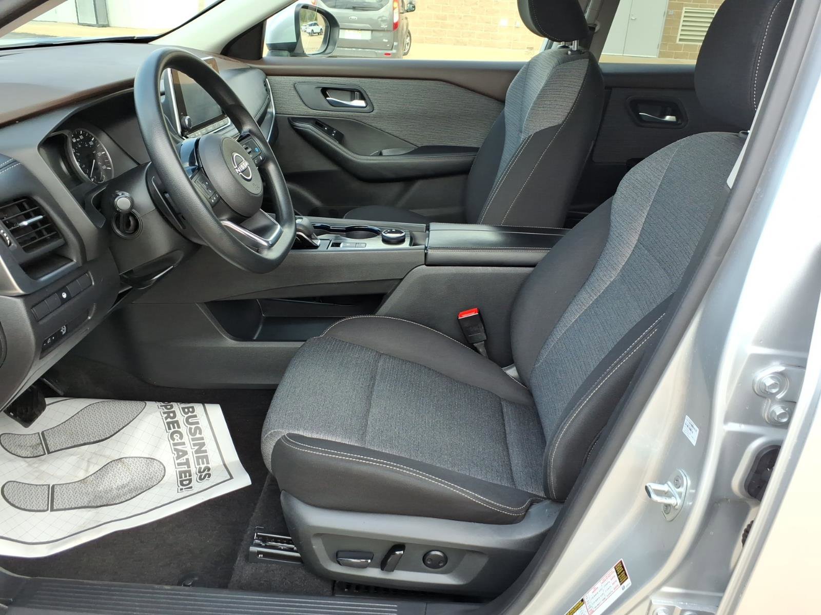 Used 2023 Nissan Rogue SV AWD/4WD image 13