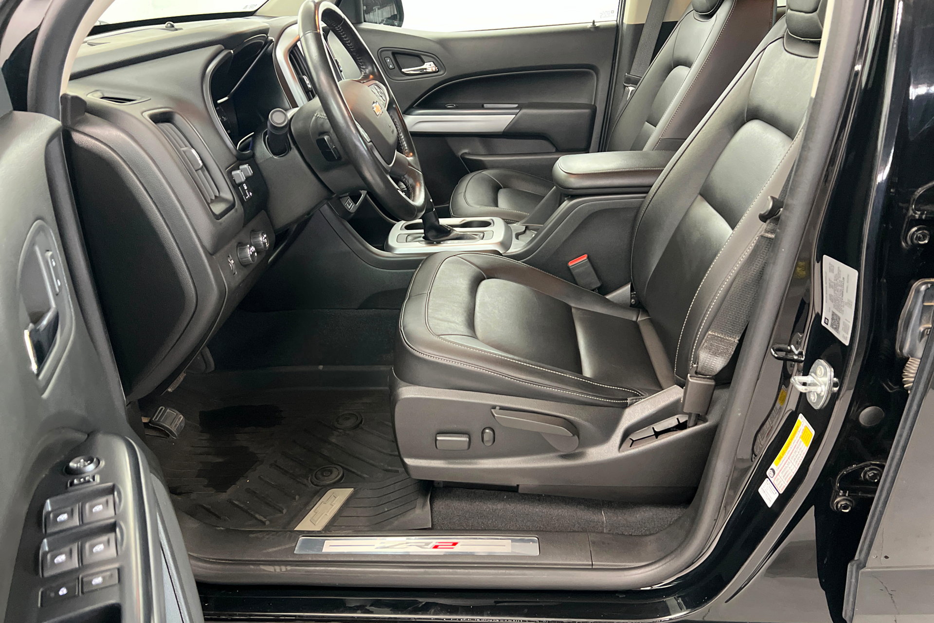 Used 2021 Chevrolet Colorado ZR2 w/ ZR2 Midnight Special Edition AWD/4WD image 17