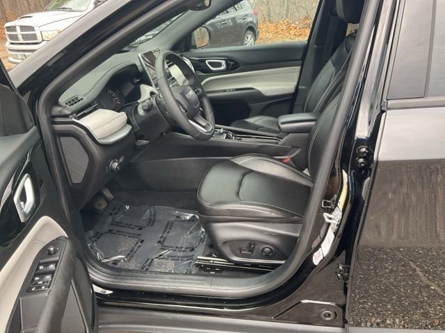 Used 2025 Jeep Compass Limited image 15