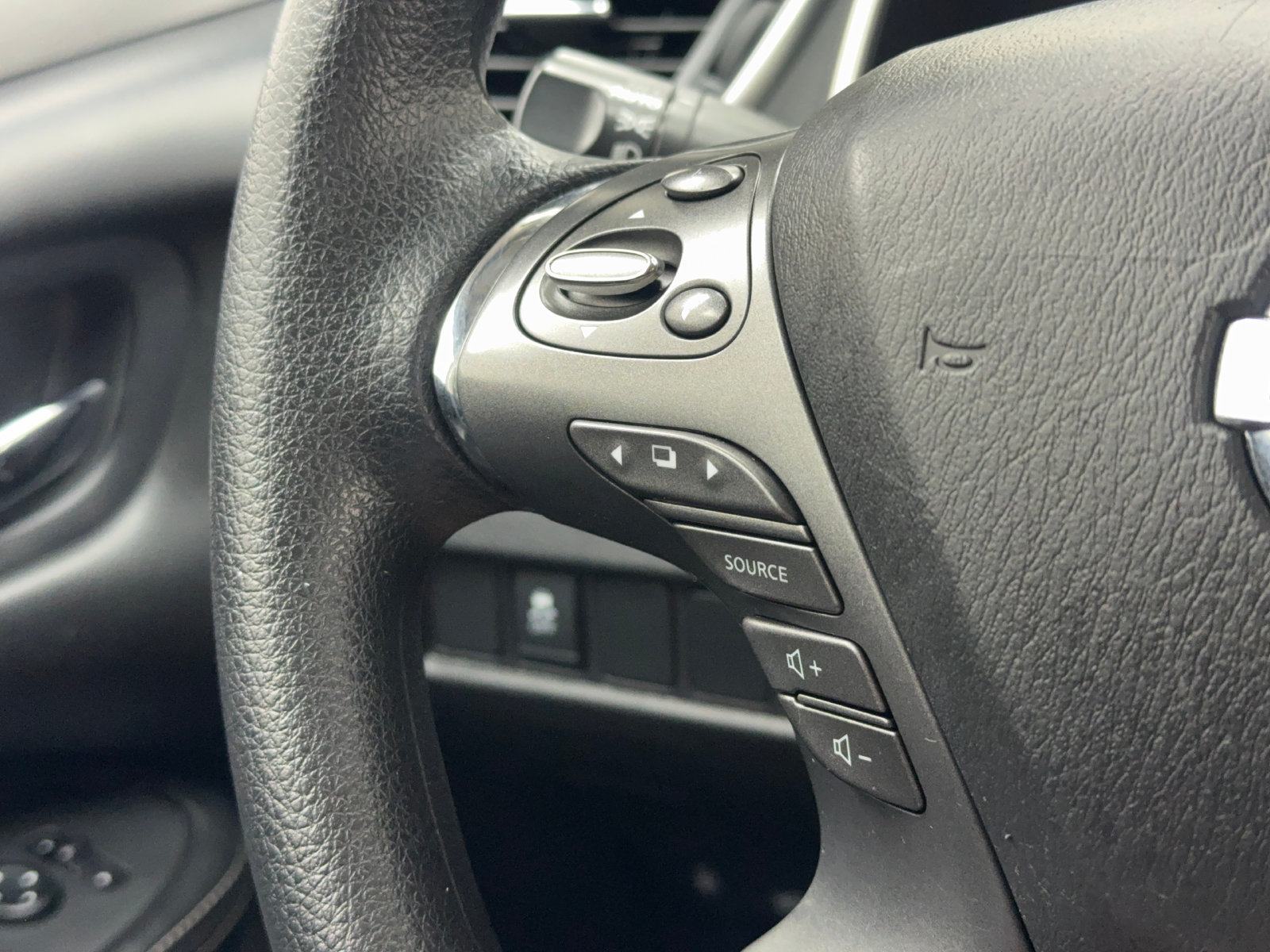 Used 2019 Nissan Murano S AWD/4WD image 32