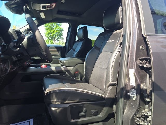 Used 2025 RAM 2500 Laramie w/ Sport Appearance Package AWD/4WD image 9