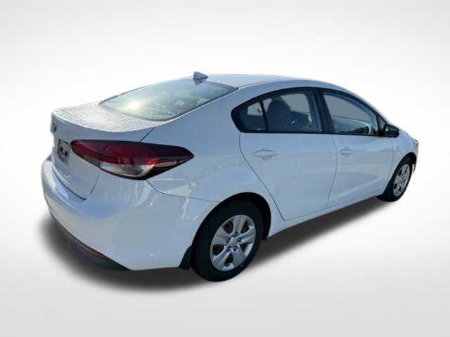 Used 2017 Kia Forte LX FWD image 7