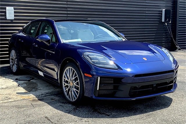 New 2025 Porsche Panamera 4 image 10