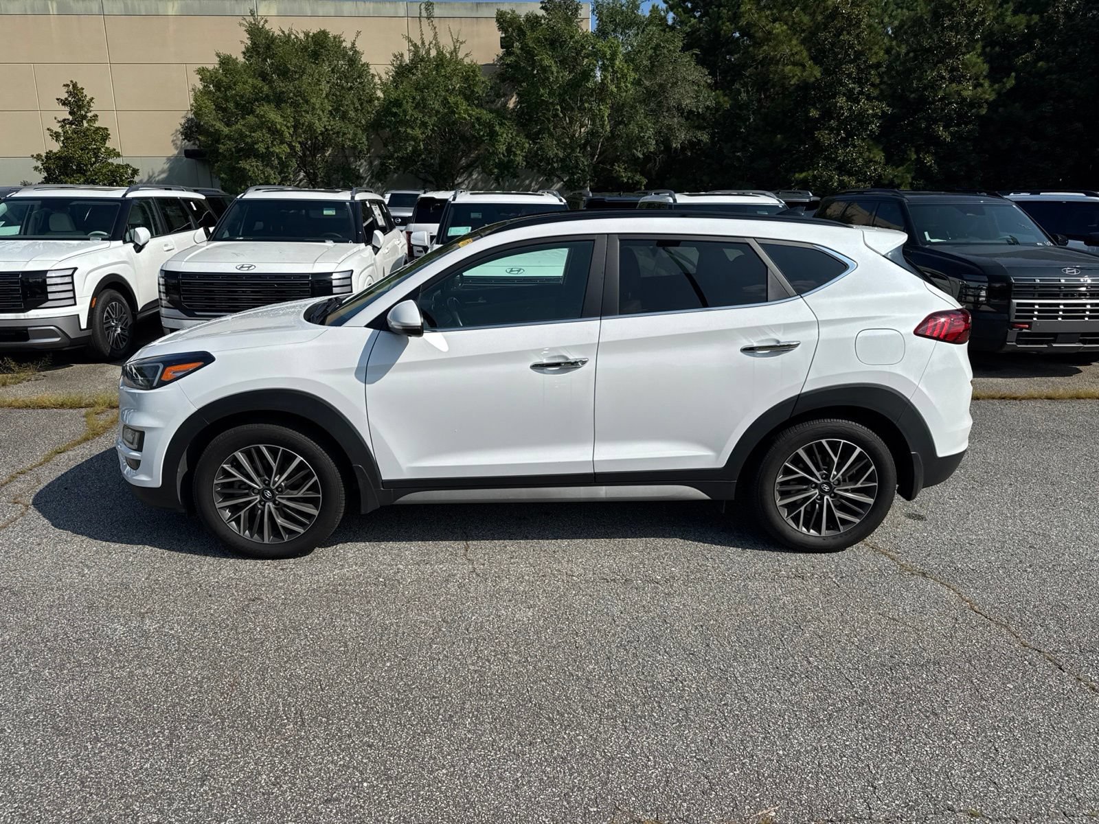Used 2021 Hyundai Tucson Ultimate w/ Cargo Package AWD/4WD image 2