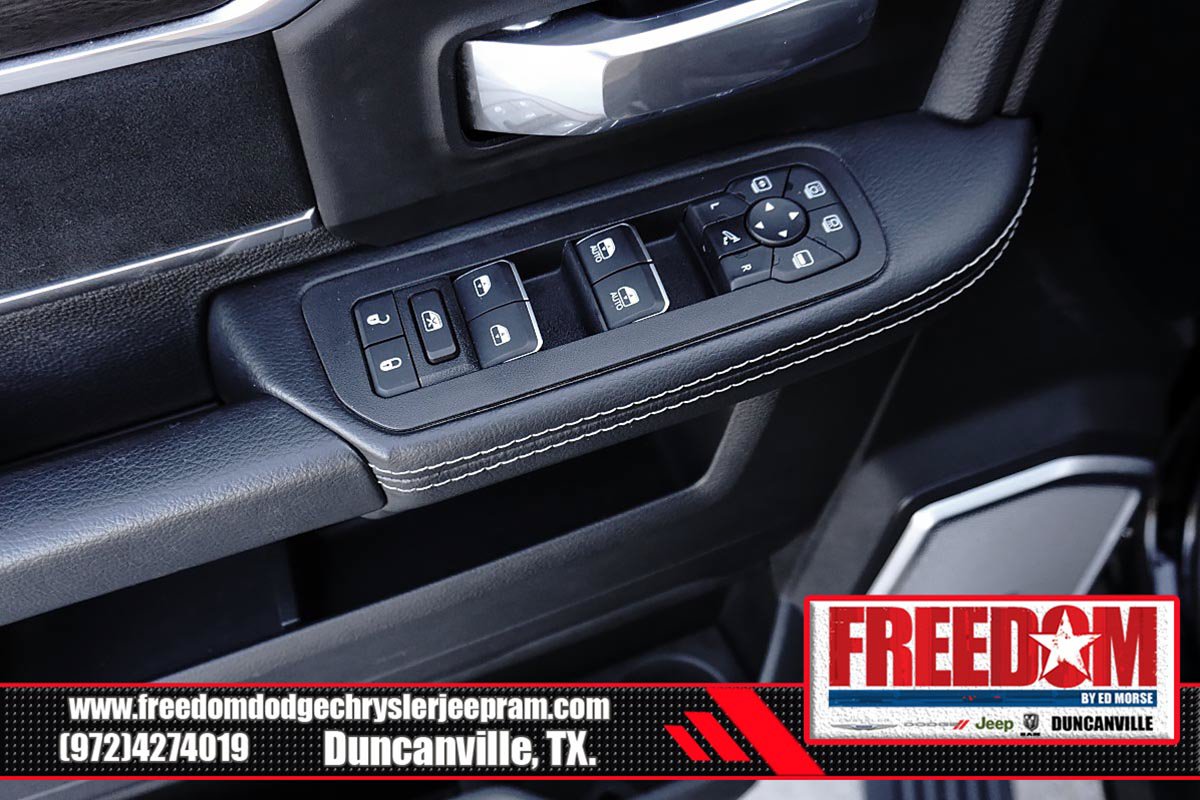 Used 2025 RAM 3500 Laramie AWD/4WD image 41