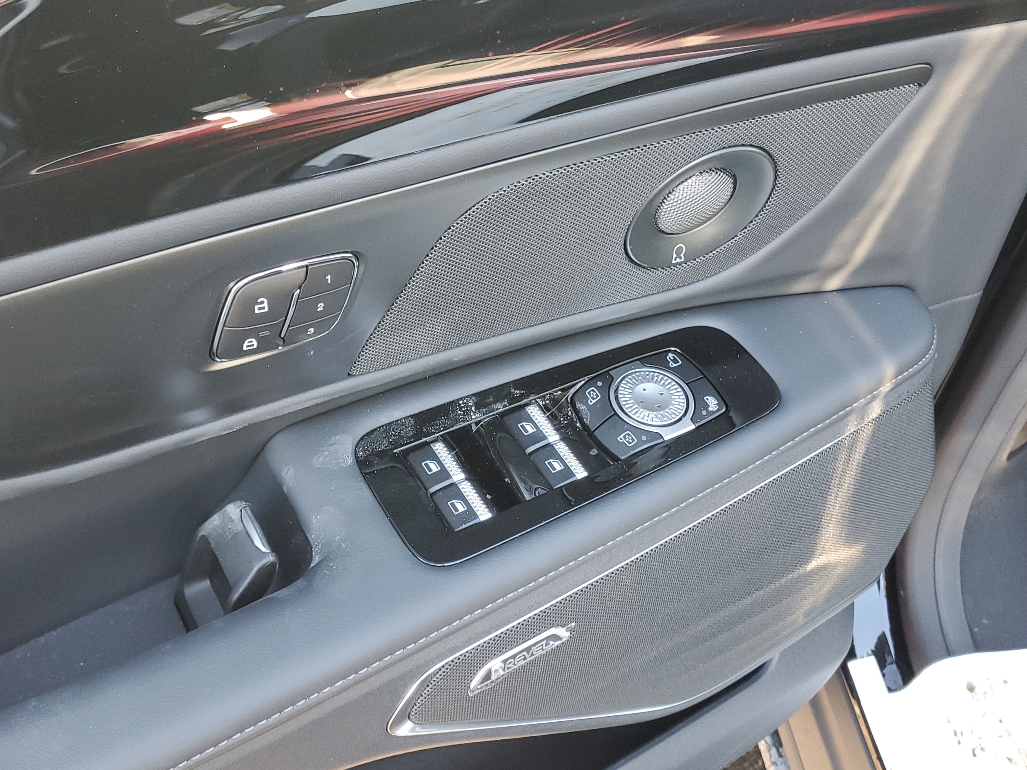 New 2026 Lincoln Nautilus Reserve w/ Jet Appearance Package image 9