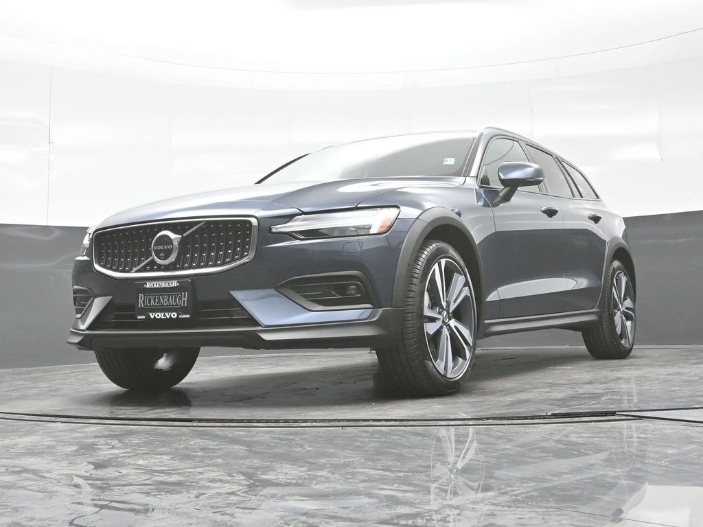 Used 2026 Volvo V60 B5 Cross Country Plus AWD/4WD image 26