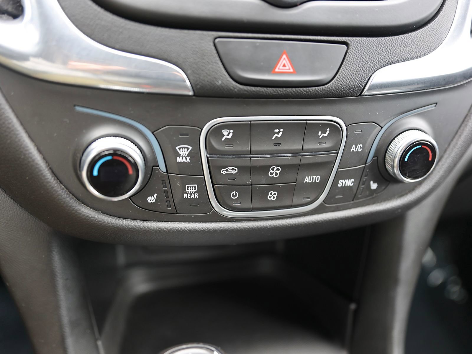 Used 2020 Chevrolet Equinox LT image 26