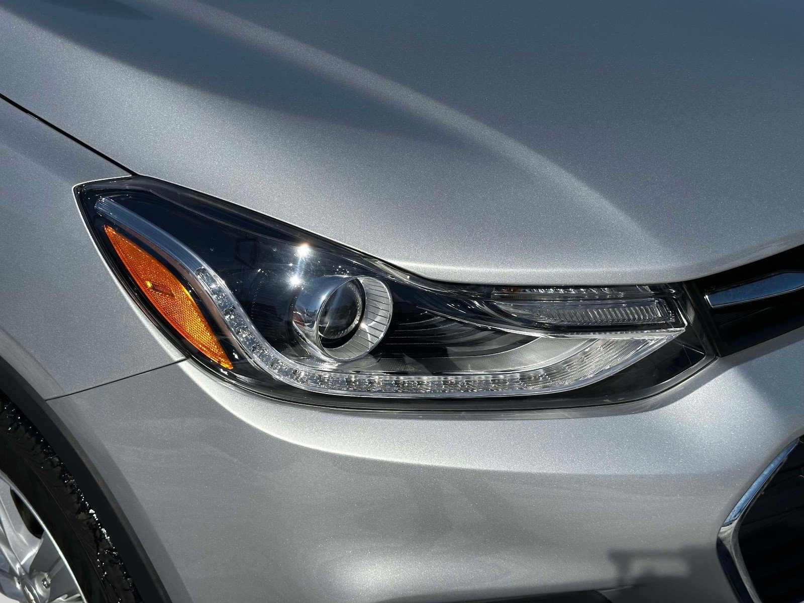 Certified 2022 Chevrolet Trax LT w/ LT Convenience Package image 9