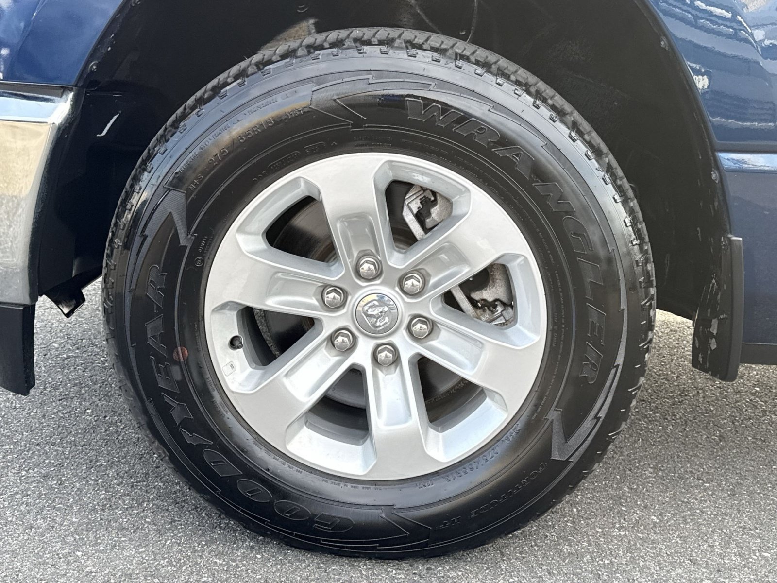Used 2024 RAM 1500 Laramie RWD image 12