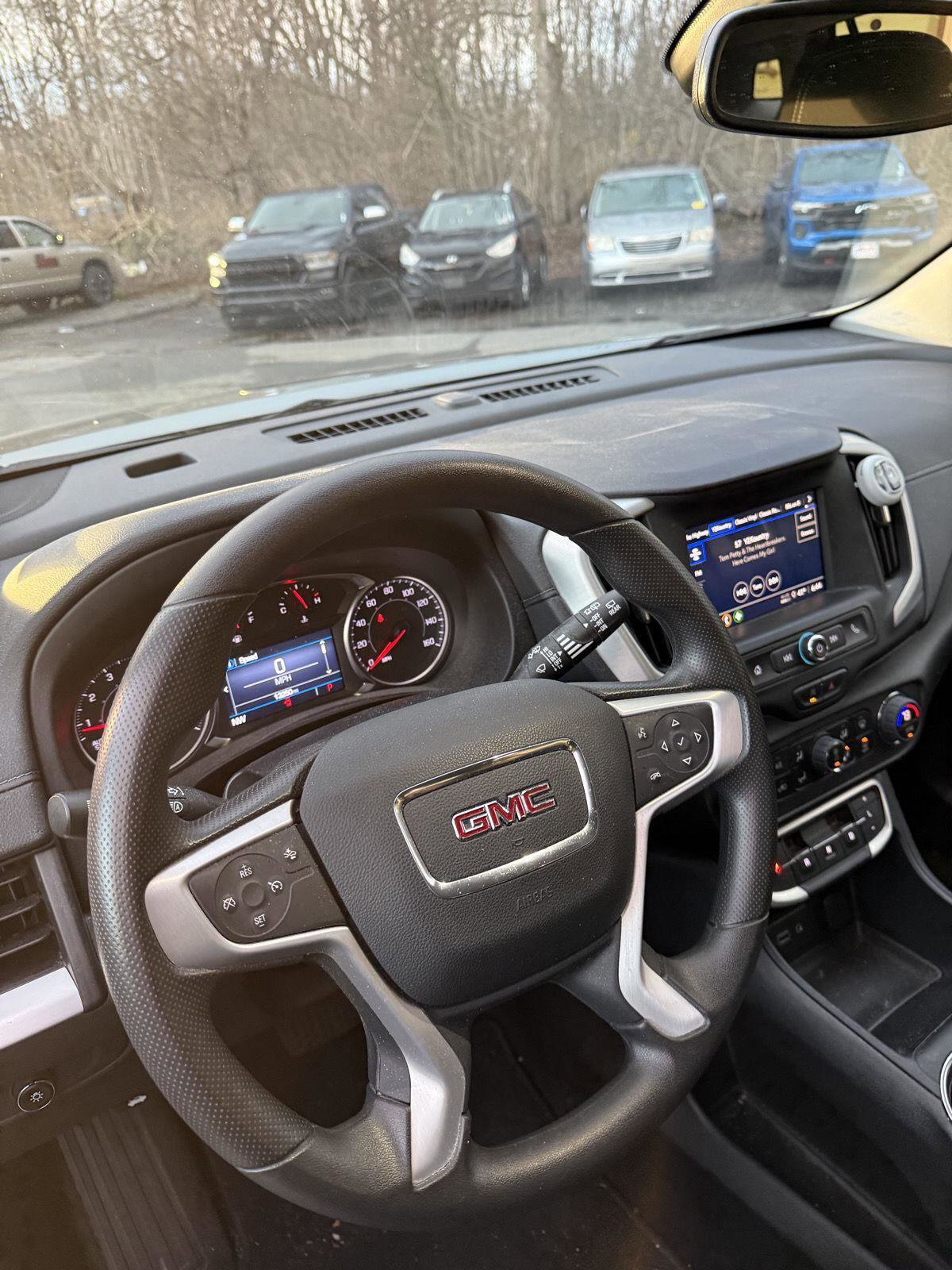 Used 2024 GMC Terrain SLE w/ Driver Convenience Package image 7