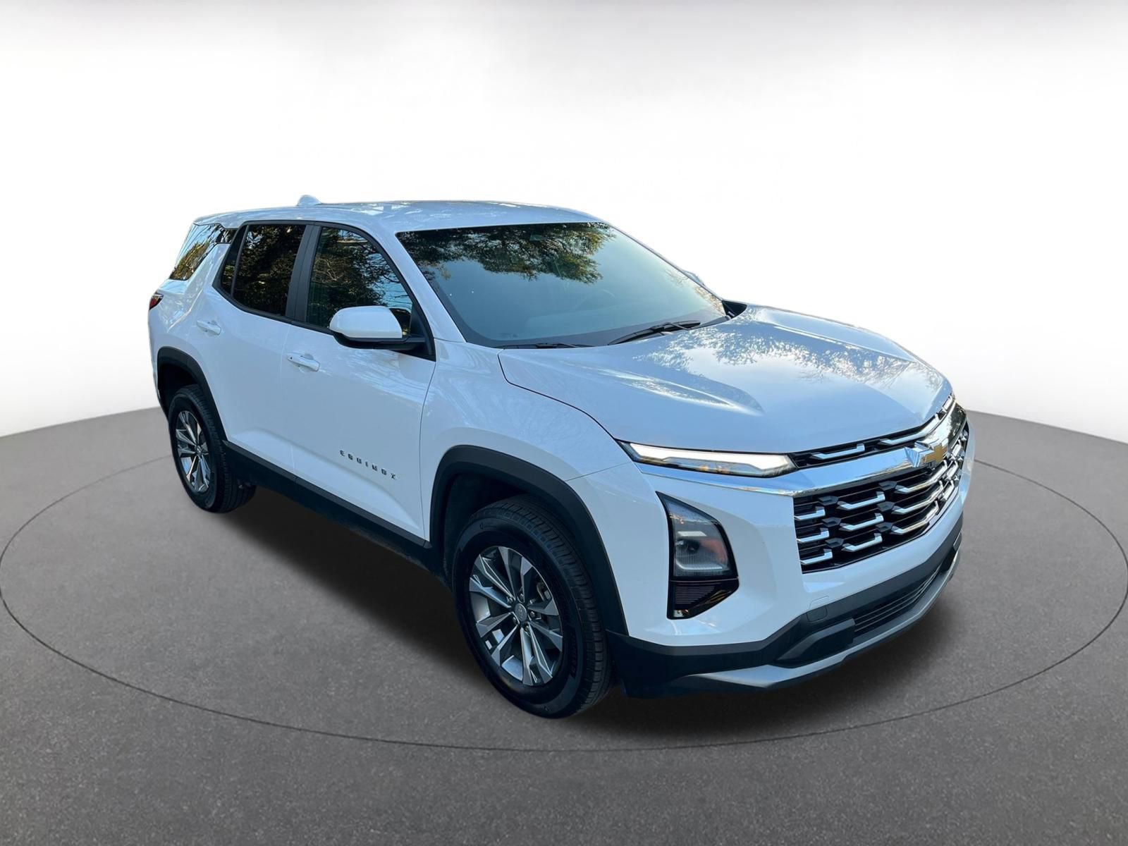 Used 2025 Chevrolet Equinox LT image 1