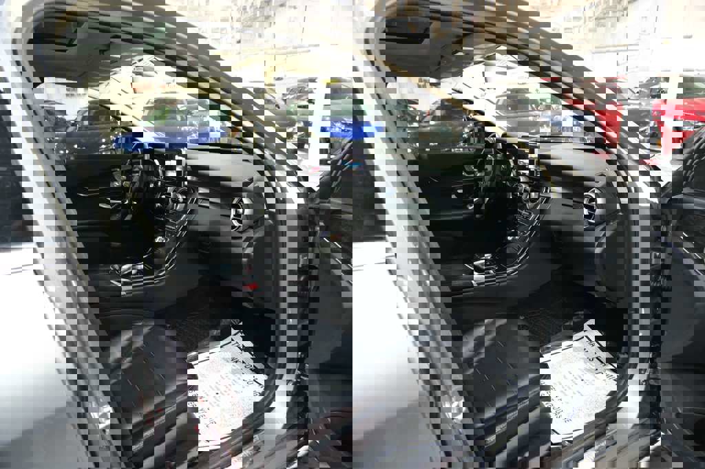 Used 2015 Mercedes-Benz C 300 4MATIC Sedan image 32