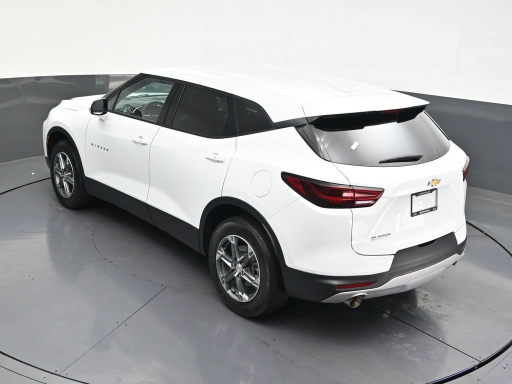 Used 2024 Chevrolet Blazer LT FWD image 22