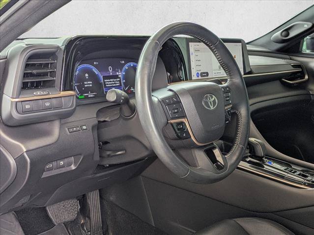 Used 2025 Toyota Crown AWD/4WD image 3