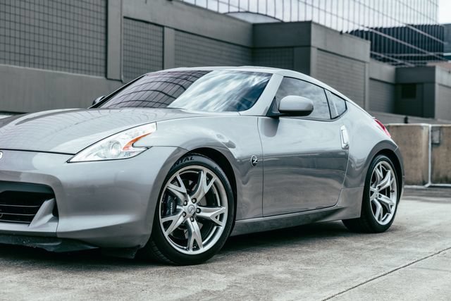 Used 2009 Nissan 370Z Touring RWD image 39