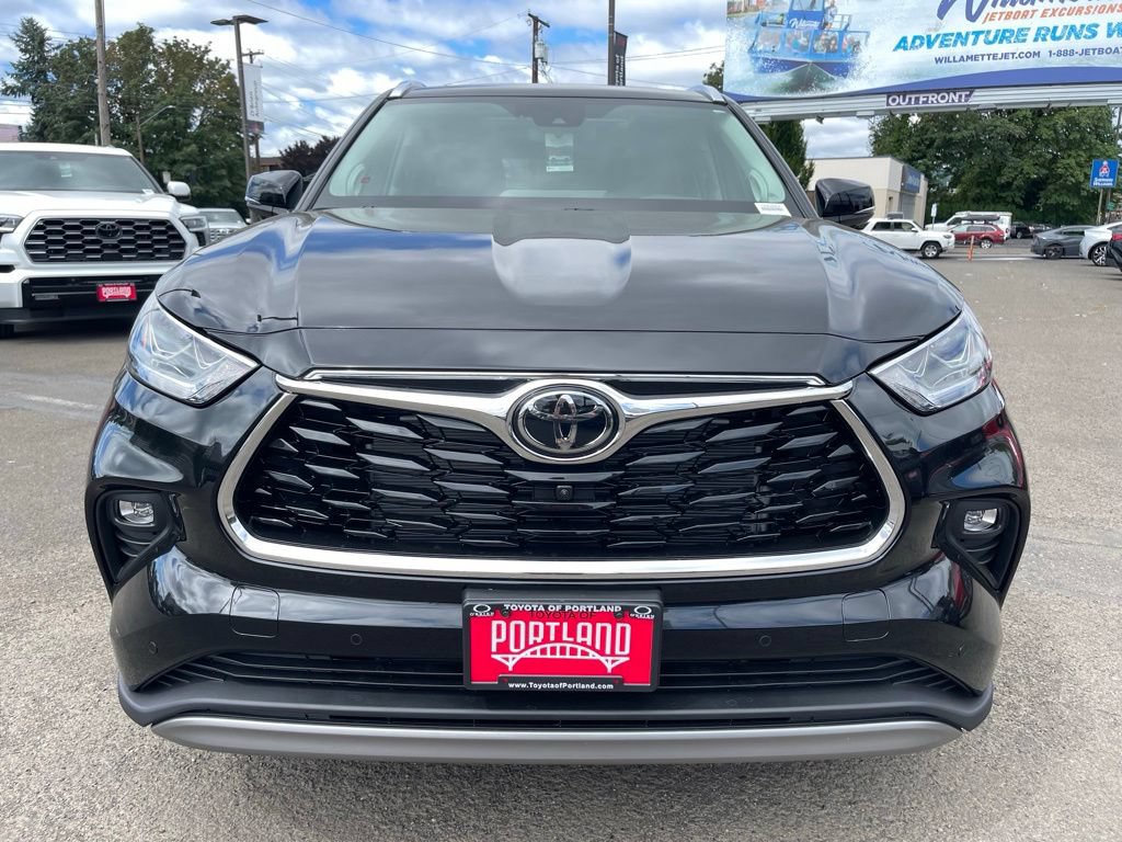 New 2026 Toyota Highlander Platinum AWD/4WD image 3
