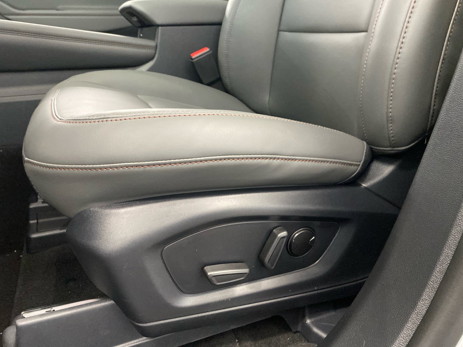 New 2026 Ford Explorer Active AWD/4WD image 24