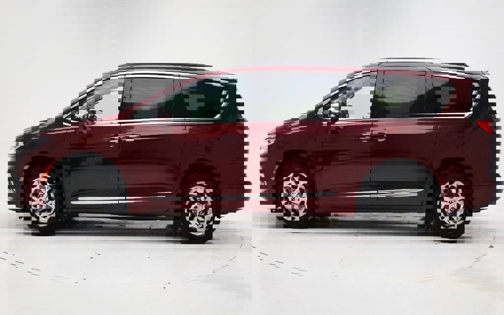 Used 2022 Chrysler Pacifica Limited image 6