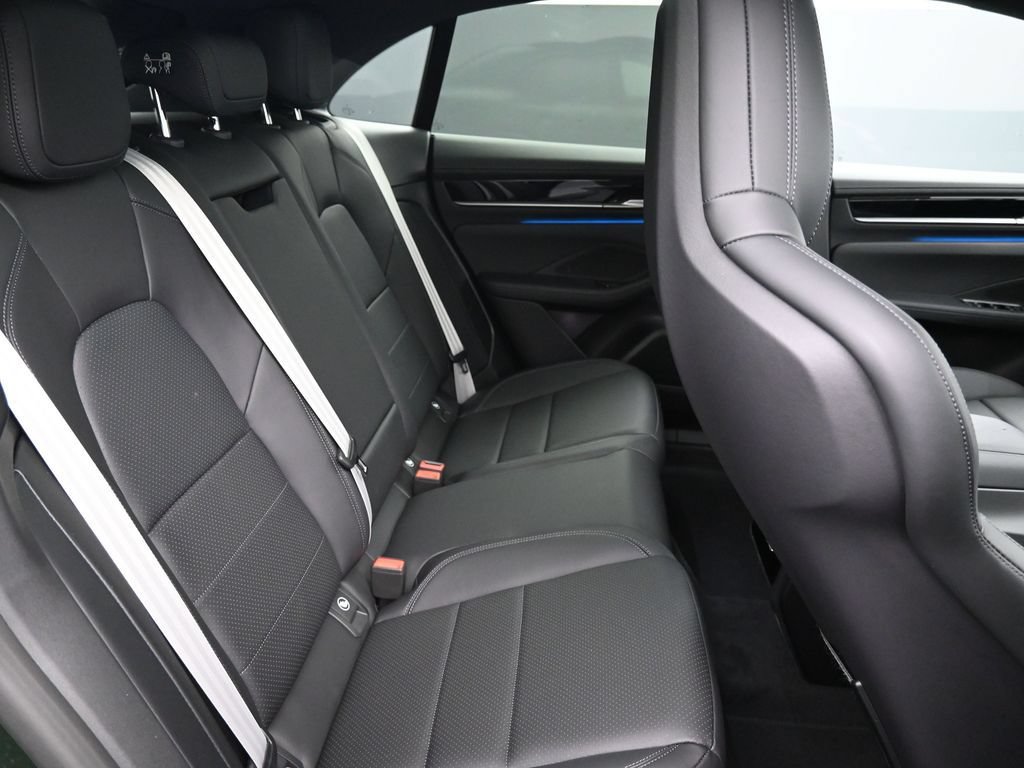 Certified 2025 Porsche Macan Electric RWD image 21
