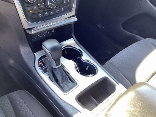 Used 2018 Jeep Grand Cherokee Laredo RWD image 16