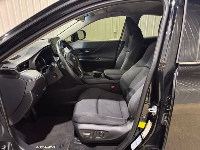 Used 2021 Toyota Venza LE w/ Carpet Mat Package (TMS) AWD/4WD image 10