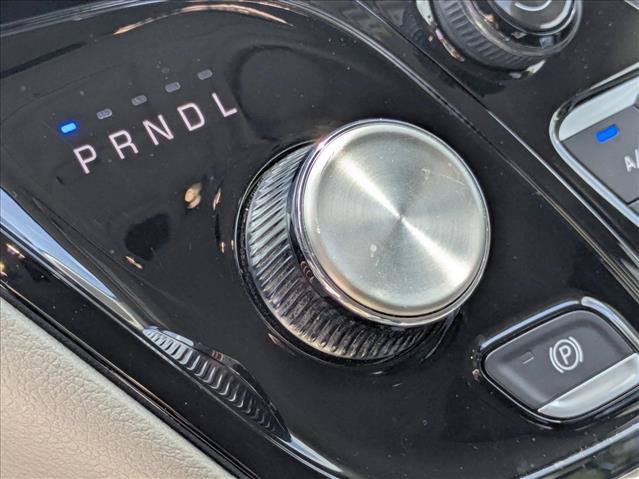 Used 2023 Chrysler Pacifica Touring-L FWD image 12
