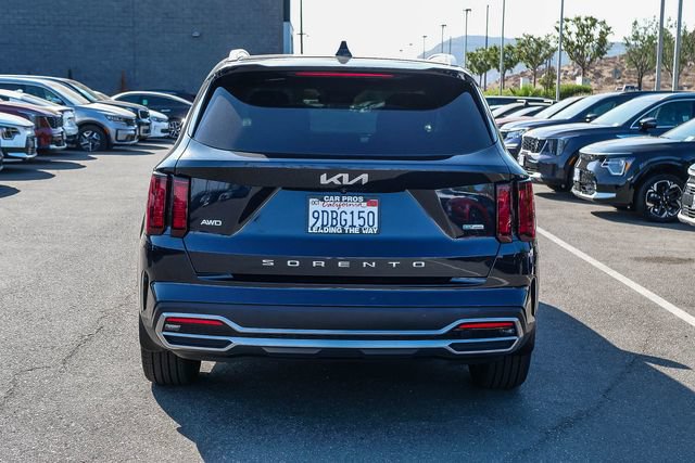 Used 2022 Kia Sorento EX w/ Panoramic Sunroof Package AWD/4WD image 6