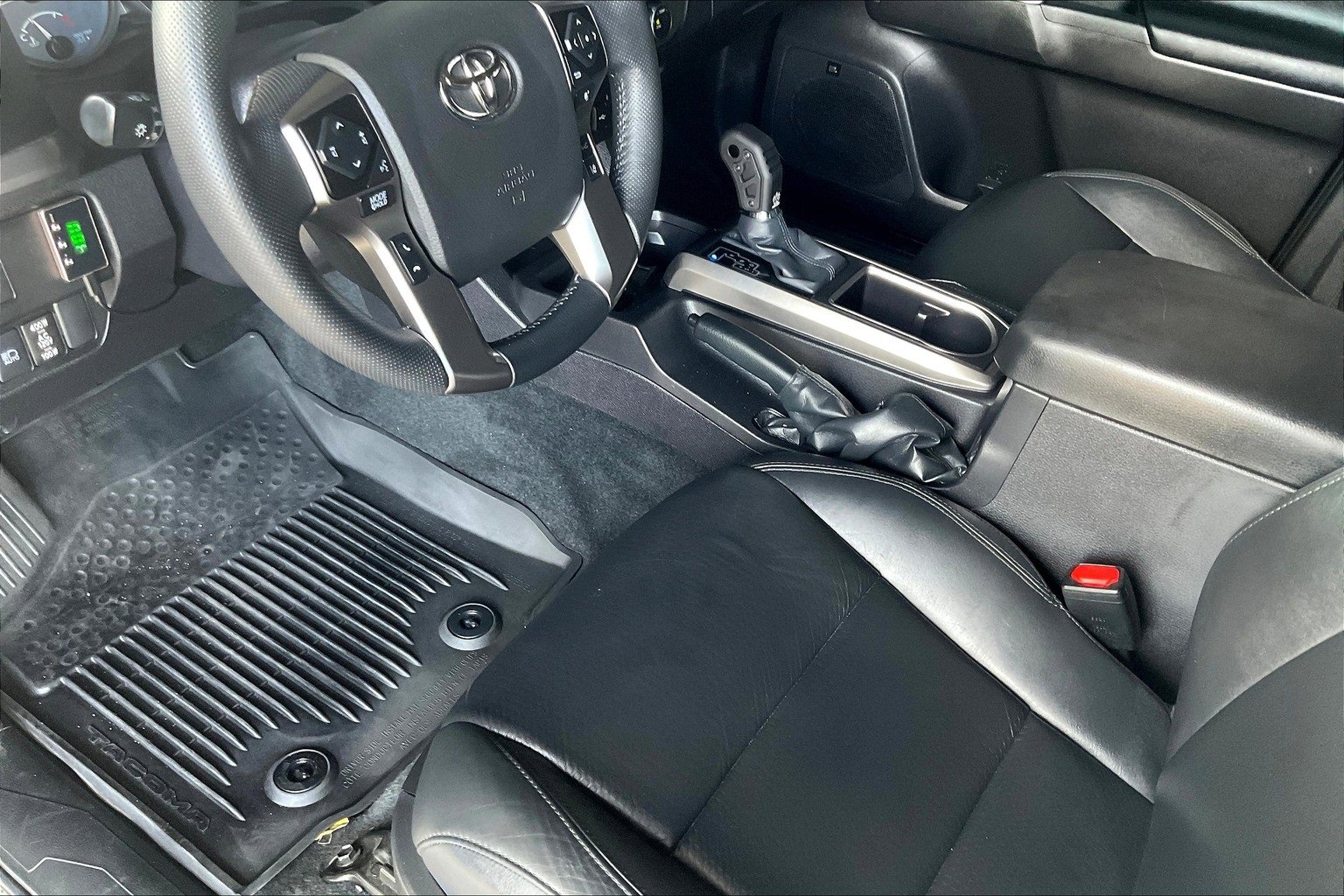 Used 2023 Toyota Tacoma Limited image 14