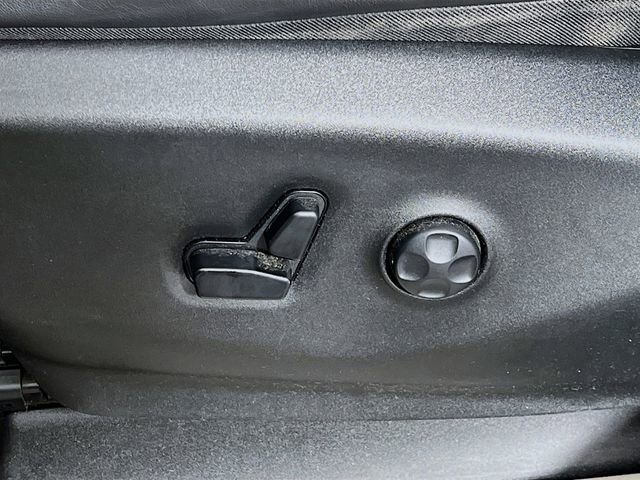 Used 2019 Chrysler Pacifica Limited FWD image 11